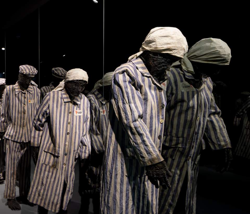 Polen in KL Auschwitz. Im Schatten der Vernichtung – Oświęcim während der deutschen Besatzung 1939–1945 - Auschwitz 2025