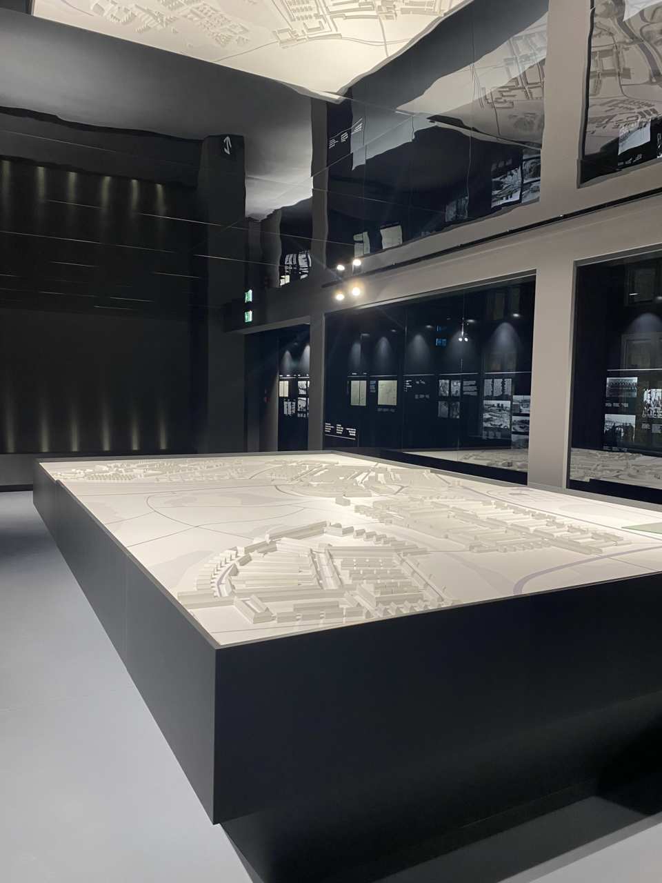 Polen in KL Auschwitz. Im Schatten der Vernichtung – Oświęcim während der deutschen Besatzung 1939–1945 - Auschwitz 2025 (5)