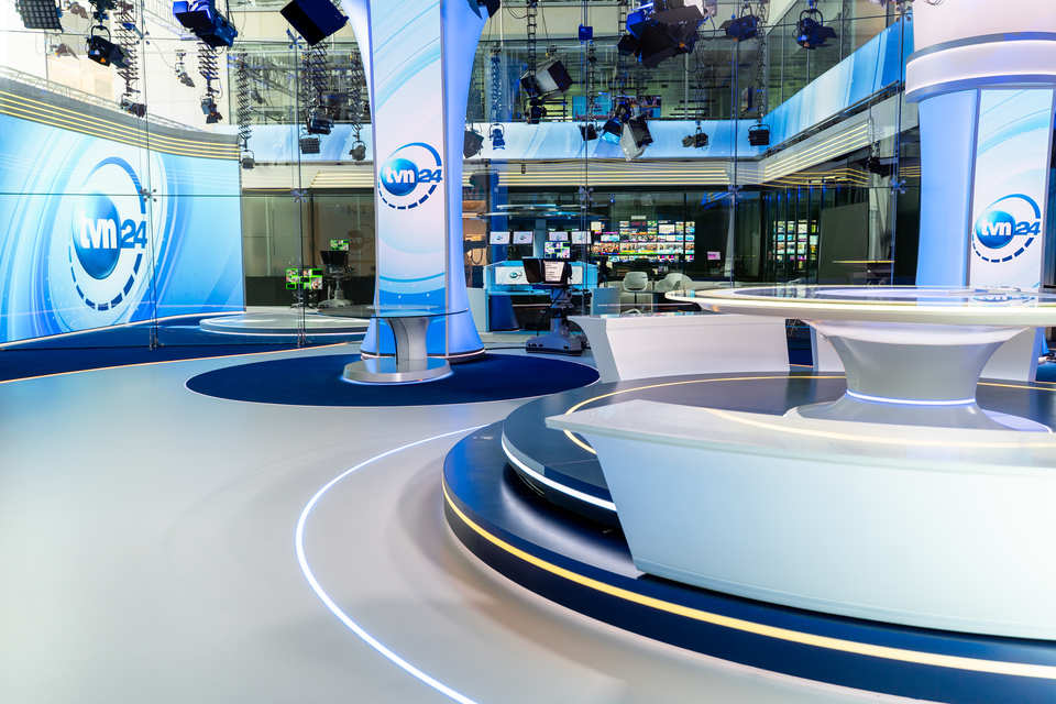 TV STUDIO TVN24/FAKTY - Warschau / Polen 2025 (12)