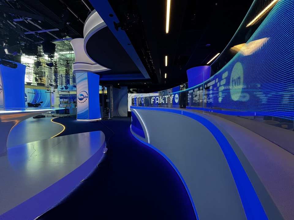 TV STUDIO TVN24/FAKTY - Warschau / Polen 2025 (25)